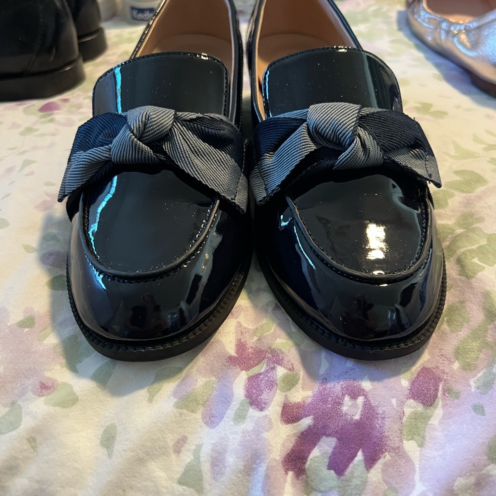 Bandolino Glossy Black Loafers with Knotted Detail